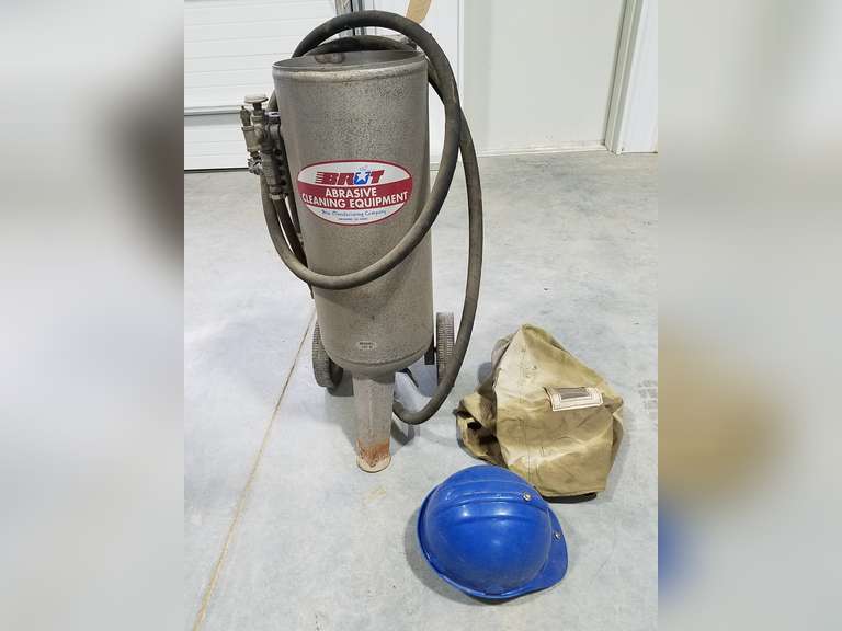 Brut Portable Sand Blaster Model 101H W/ Hard Hat and Hood Adam