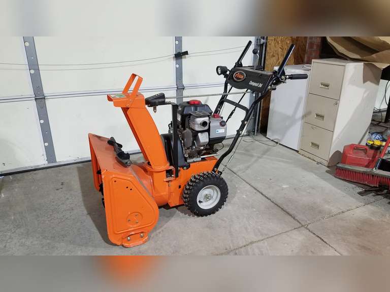 Ariens Compact 24 Snowblower, 2 Cycle Briggs & Straton Engine, W