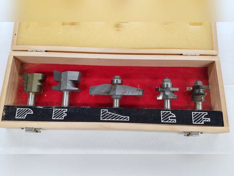 CarbTech Router Bit Set (5) W/Case Adam Marshall Land & Auction, LLC