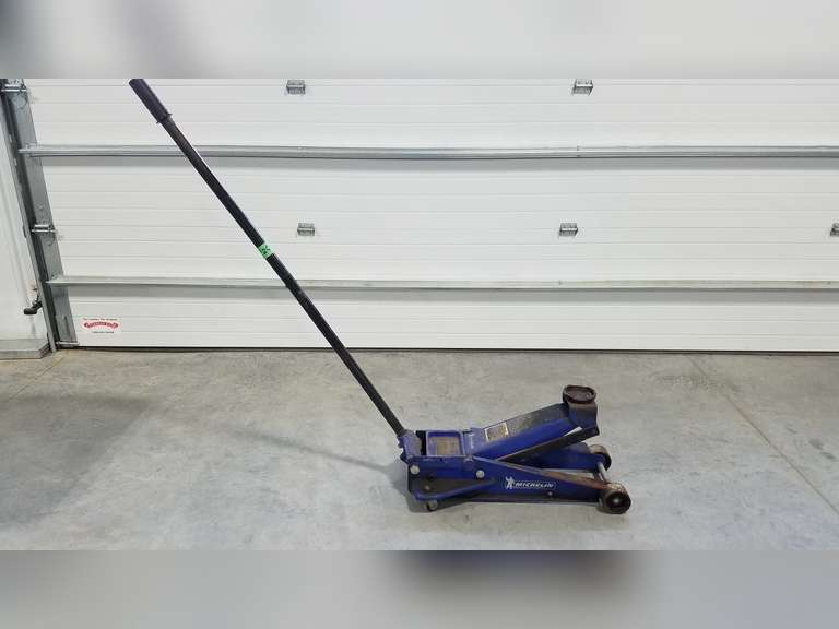 Michelin 3 1/2 Ton Floor Jack Adam Marshall Land & Auction, LLC