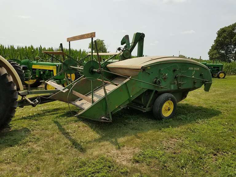 John Deere 25 pull type combine Adam Marshall Land & Auction, LLC