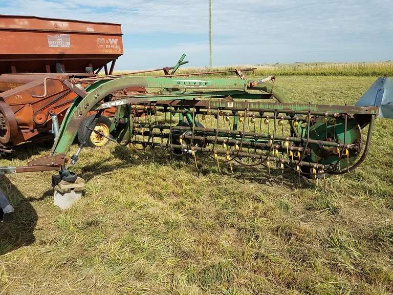 Oliver 204 Side Delivery Rake - Adam Marshall Land & Auction, LLC