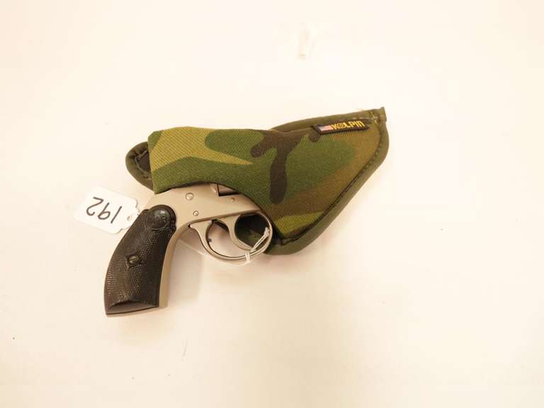 H & R Model 733 Revolver 32 S&W Long W/Kolpin Camo Holster SN