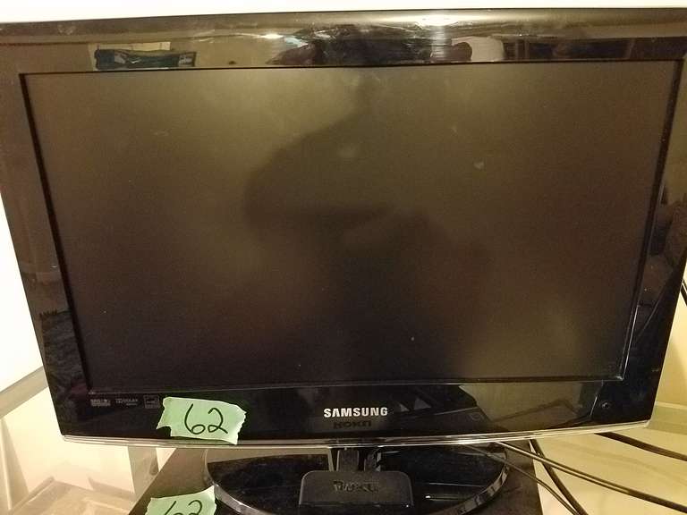 Samsung TV 18 Inch Flat Screen Adam Marshall Land & Auction, LLC