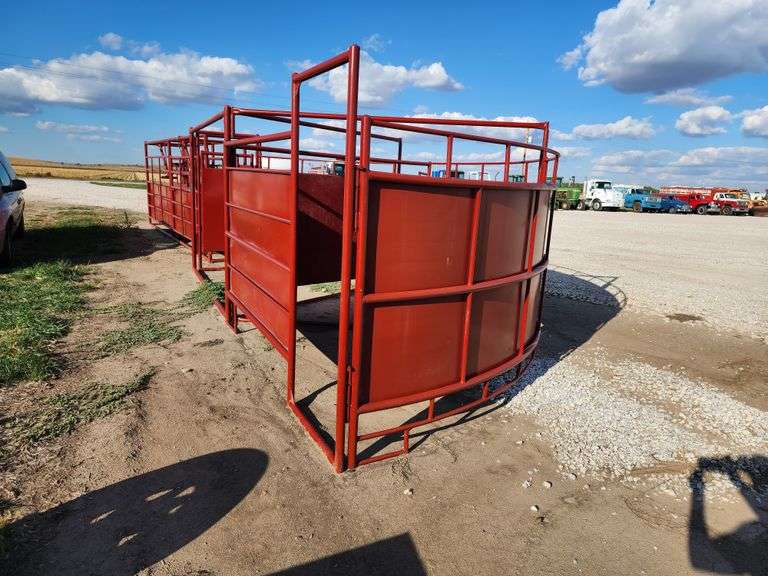 Unused Amish Built Cattle Tub Adam Marshall Land & Auction, LLC