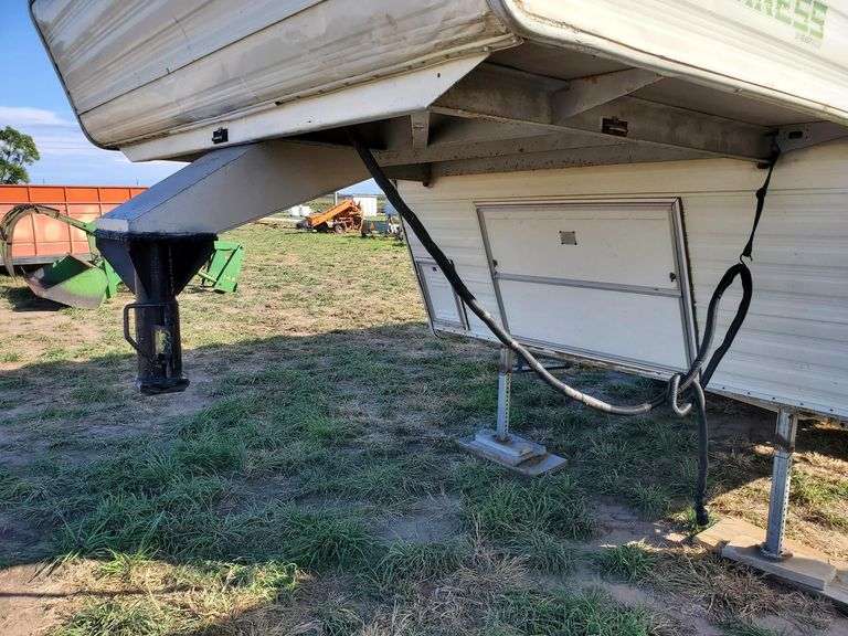 1979 Wilderness 26FT Gooseneck Camper Trailer Adam Marshall Land