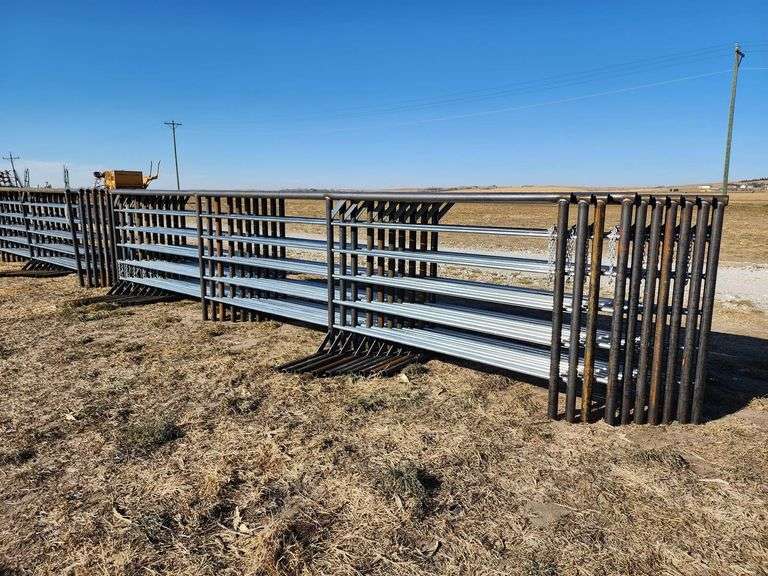 New 5x20FT Freestanding Panels with Continuous Fence 2 3/8 Pipe (sold