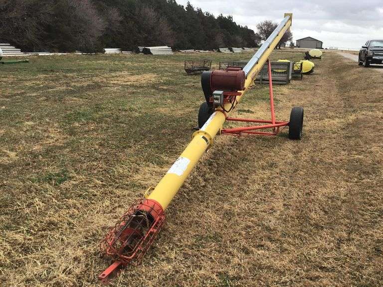 Westfield WR8031 Auger Adam Marshall Land & Auction, LLC