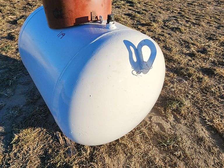 Ever Ready 125 Gallon Propane Tank Adam Marshall Land & Auction, LLC