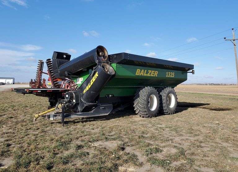 Balzer 1325 Grain Cart Adam Marshall Land & Auction, LLC