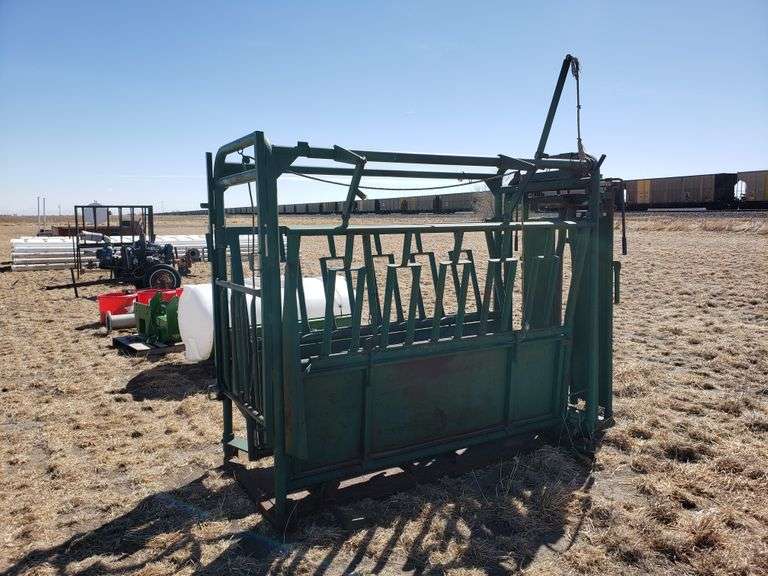 Big Valley Squeeze Chute Adam Marshall Land & Auction, LLC