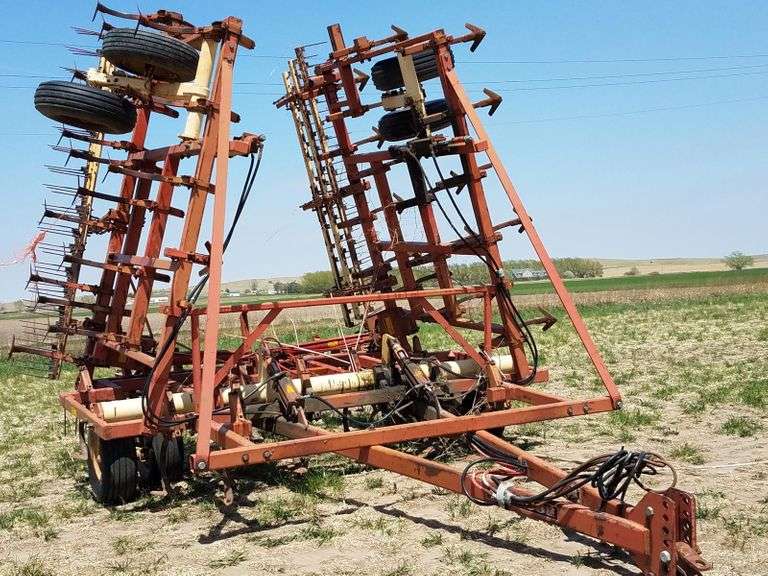Krause 32FT Field Cultivator Adam Marshall Land & Auction, LLC