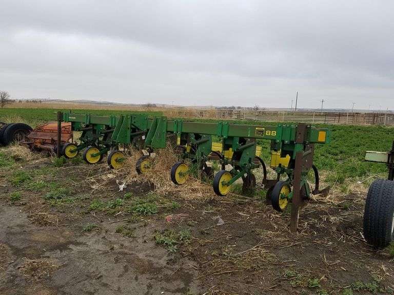 John Deere 885 Cultivator 6R36 Adam Marshall Land Auction LLC