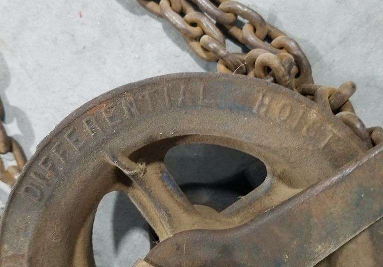 Blue Boy Differential Hoist One Ton Adam Marshall Land & Auction, LLC