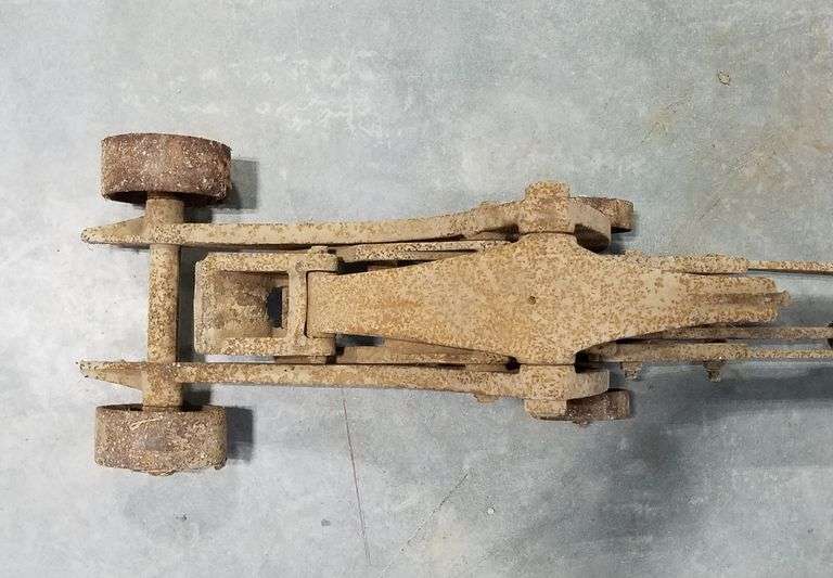 Vintage Weaver Mechanical Floor Jack Adam Marshall Land & Auction, LLC