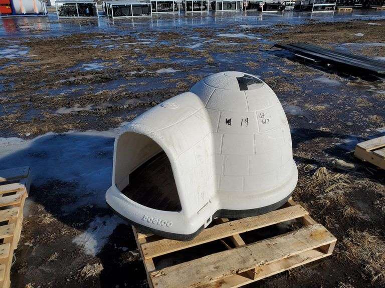 Dogloo Indigo XL Insulated Dog House Adam Marshall Land & Auction, LLC