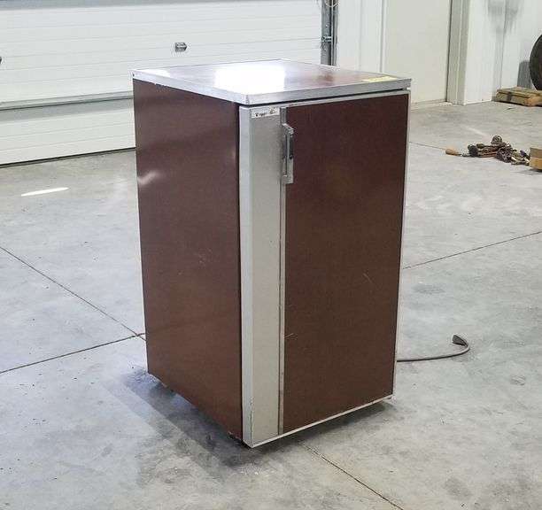 Magic Chef Mini Fridge W/Freezer Adam Marshall Land & Auction, LLC