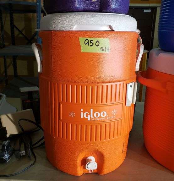 (4) Assorted Insulated Drink Containers Adam Marshall Land & Auction, LLC