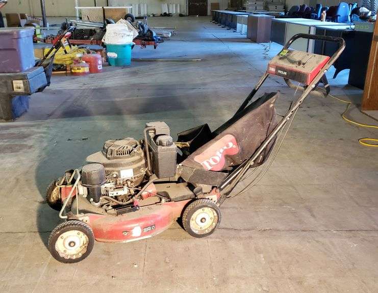 Toro Proline SelfPropelled Commercial Walk Behind Mower Adam