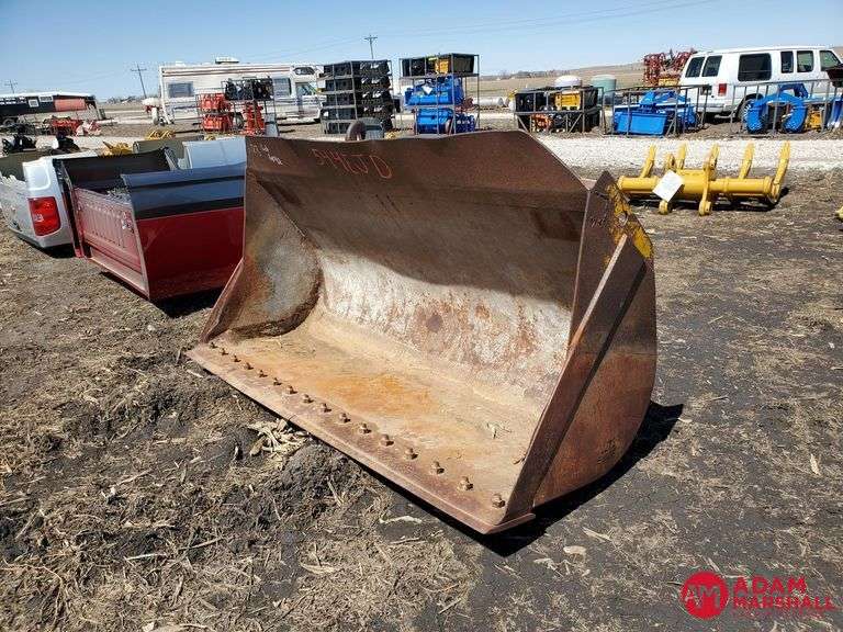 8FT Loader Bucket & ACS Quick Coupler Adam Marshall Land & Auction, LLC