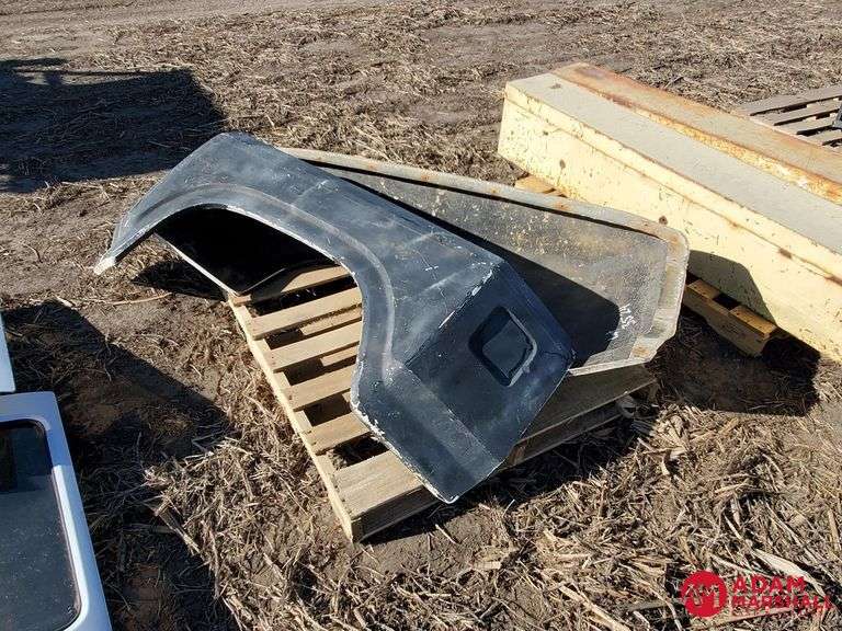 (2) Fiberglass Dually Fenders Adam Marshall Land & Auction, LLC