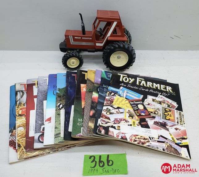 Toy Farmer 1994 JanDec, Hesston 1/16 980 DT Fiat Tractor Adam