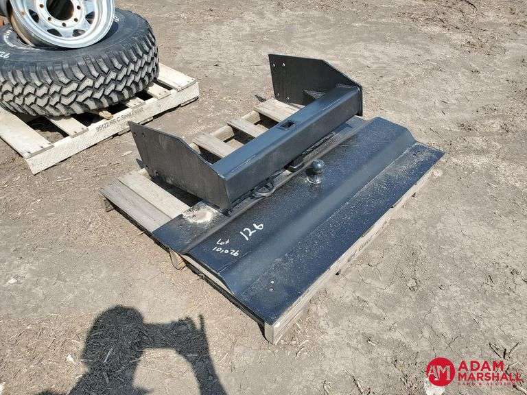 (2) Hitches, Gooseneck & Bumper Adam Marshall Land & Auction, LLC