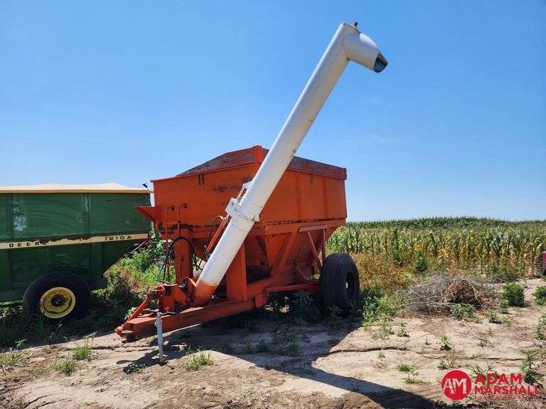 United Wetmore Grain Cart Adam Marshall Land & Auction, LLC