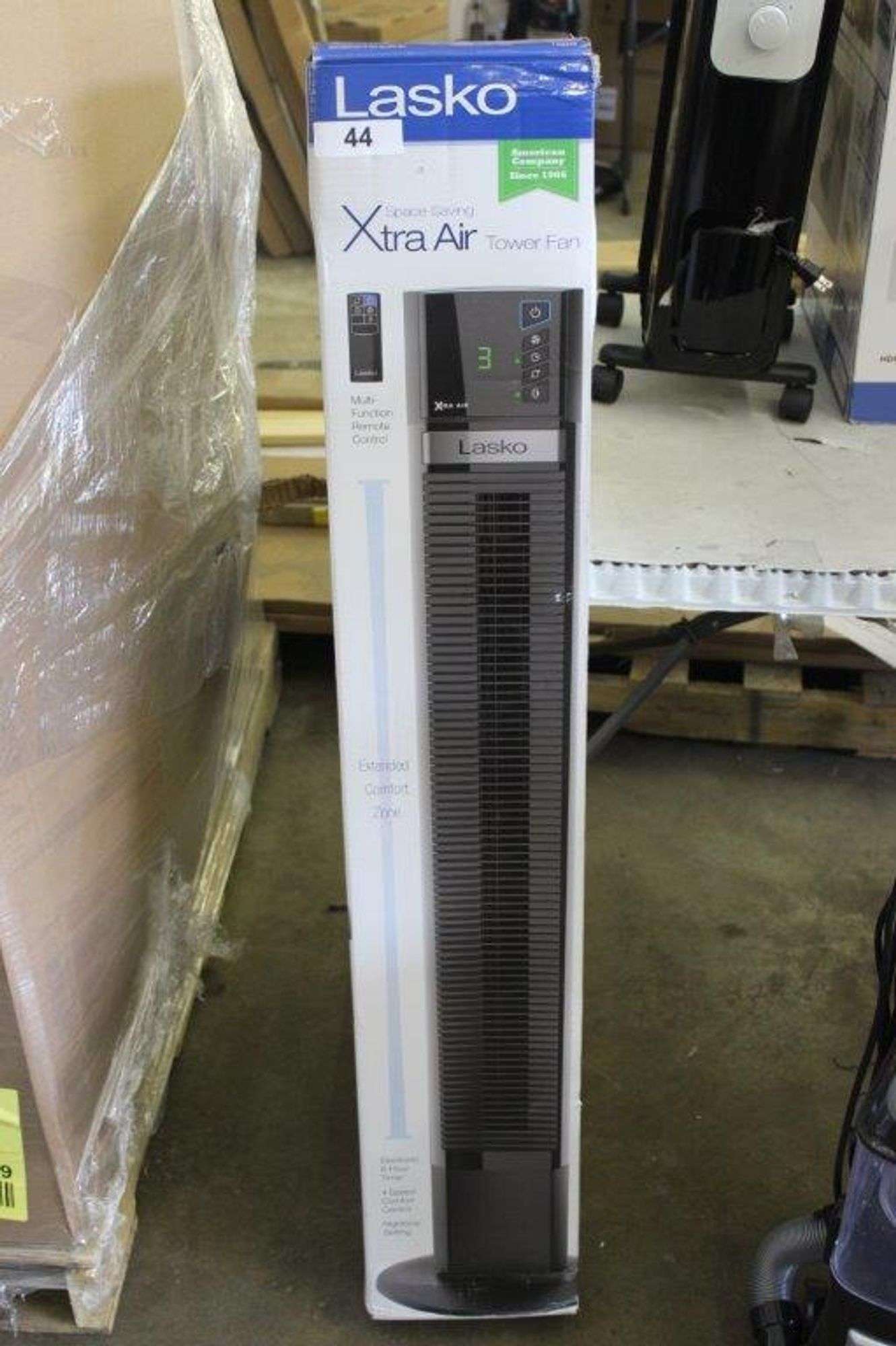 Lasko Xtra Air Tower Fan - Matthews Auctioneers
