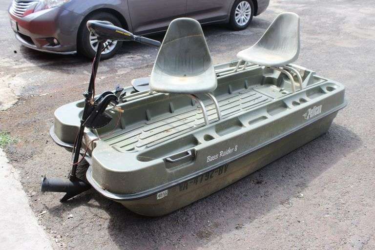 8ft Pelican Boat w/ 2 Seats & Minn Kota Trolling Motor Matthews