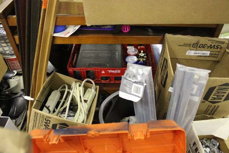 Pallet of Estate Merchandise Matthews Auctioneers