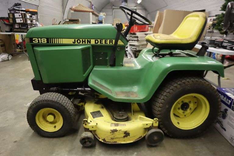 John deere Garden tractor w/ power Steering & Hydraulic Hookup