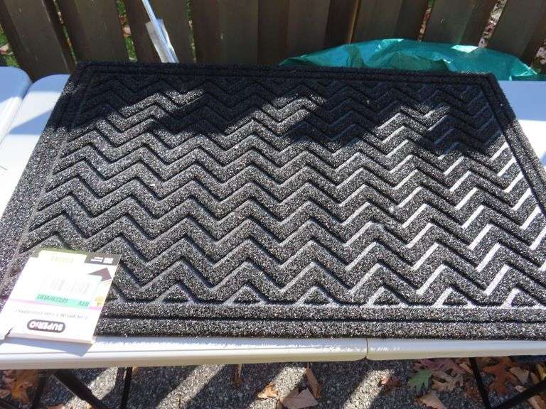SUPERIO CHEVRON COIR DOORMAT Matthews Auctioneers