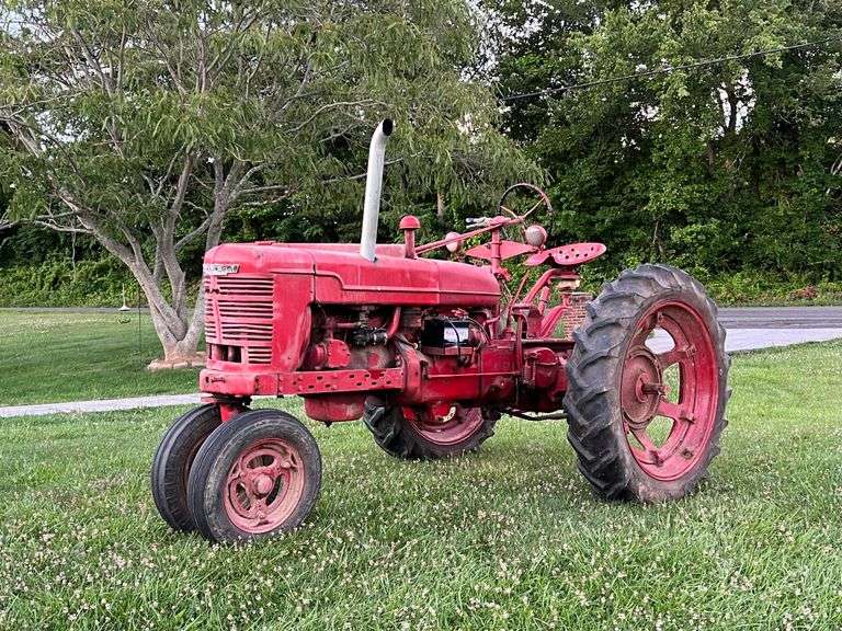 Farmall Model H Gas Tractor Read Description Matthews Auctioneers