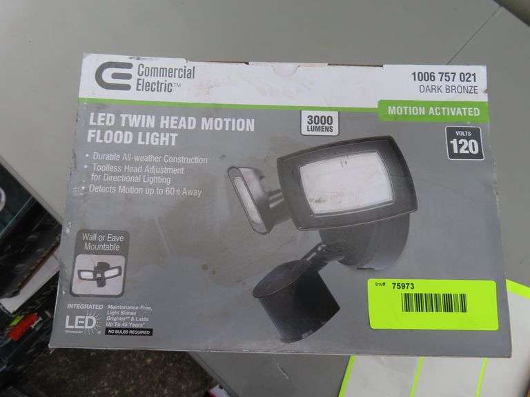 LED TWIN HEAD MOTION FLOOD LIGHT Matthews Auctioneers