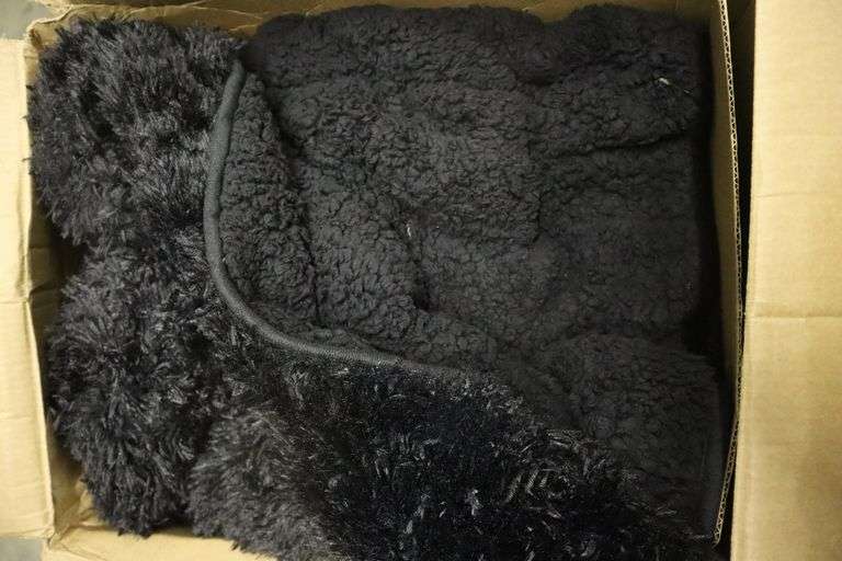 Plush weighted blanket Matthews Auctioneers