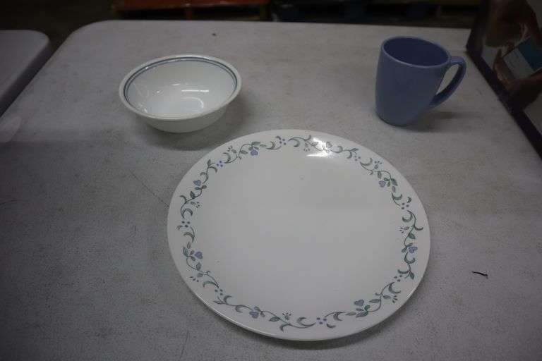 12pc Corelle Classic Dishware Set Matthews Auctioneers