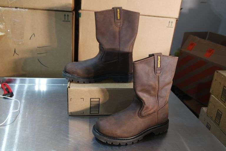 size 9.5 Cat Footwear Men's Revolver Pullon Soft Toe Work Boot