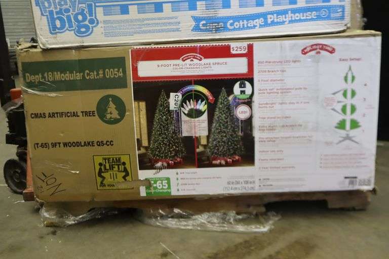 9 Ft Pre Lit Tree Matthews Auctioneers