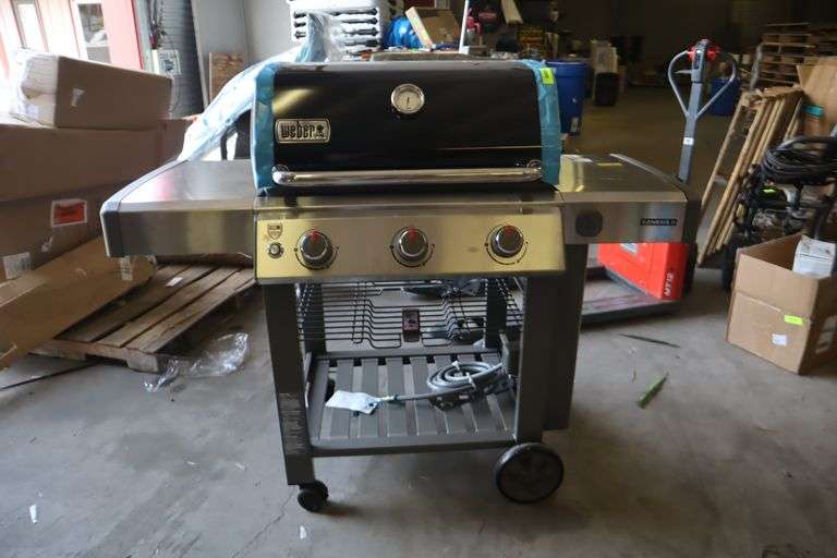 er genesis II 3 Burner Gas Grill Matthews Auctioneers