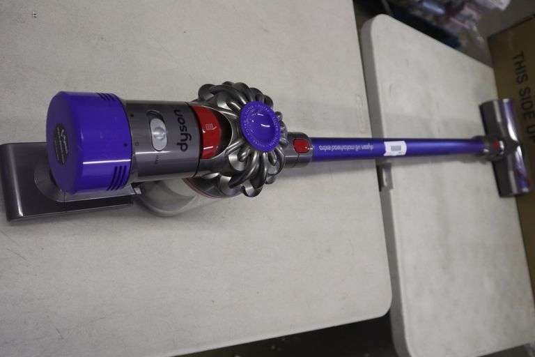 Dyson v8 motorhead extra cordless vacuum Missing charger Matthews