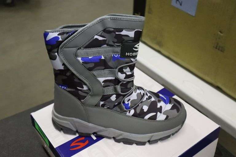 Boys size 2 snow boots - Matthews Auctioneers