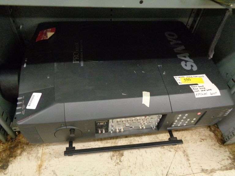 1 EACH-SANYO PROJECTOR - Matthews Auctioneers