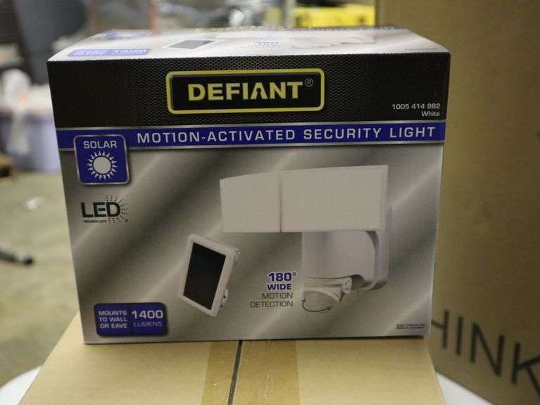 thumbnail image 2 of Defiant 120V Motion Sensor Light Control – SmartCam, 30W, New 2 of 6