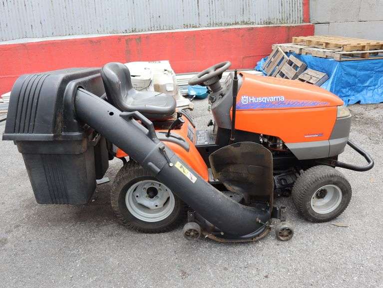 Husqvarna GTH2548 25HP Riding mower with bagger Read Description