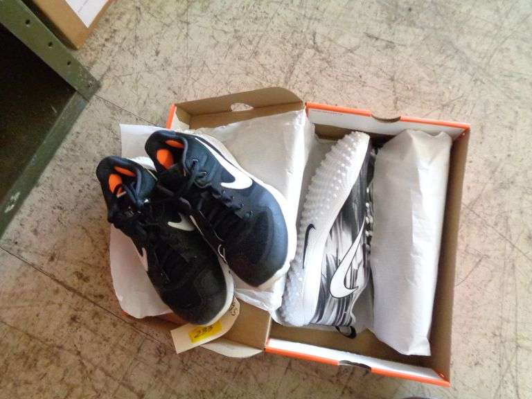 size 9.5 womens in mens nike
