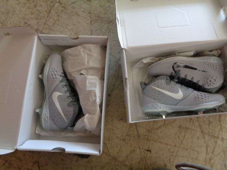 mens size 7 cleats