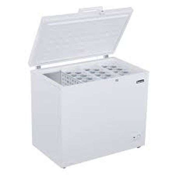 Magic Chef 8.7 cu ft chest freezer Has a small dent in the lid. Has