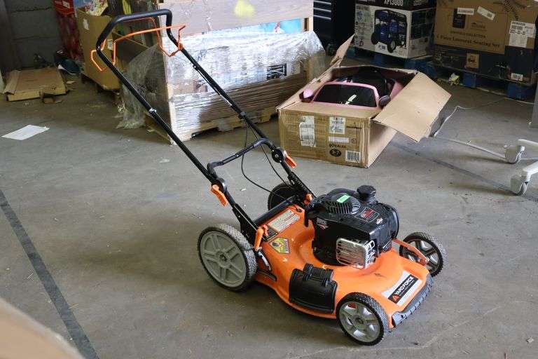 Yardforce Self Propelled Push Mower Pull cord is locked up. SOLD AS