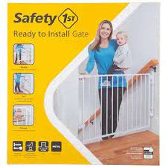 Safety 1st ready to install baby gate Matthews Auctioneers